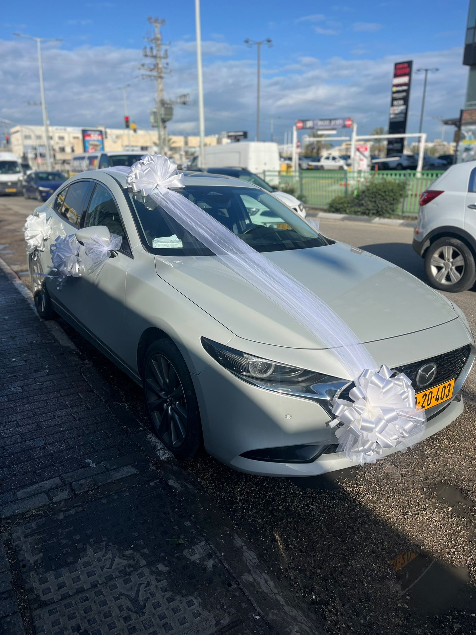 קישוט רכב בדרך לחופה קישוט רכב בדרך לחופה